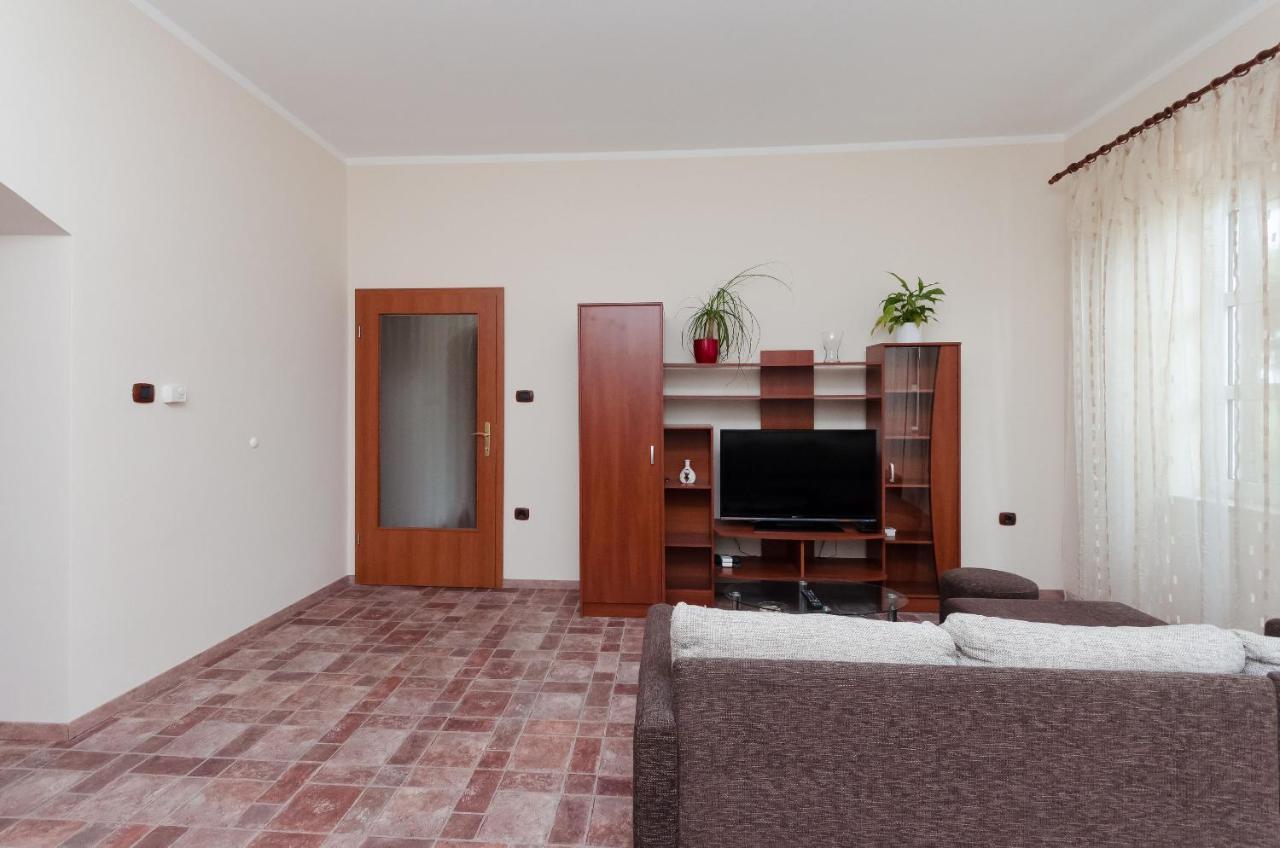 Apartment Aleksandra Rijeka Buitenkant foto